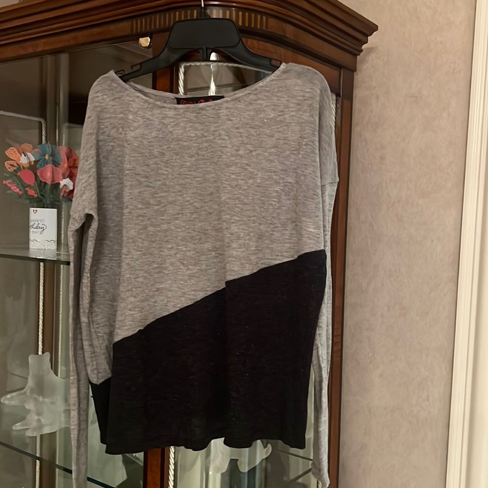 Alice and Olivia Air top
